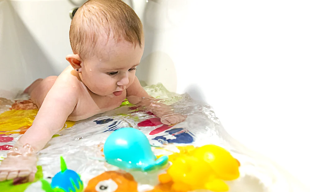 Zabawy sensoryczne dla niemowląt - pomysły i przepisy